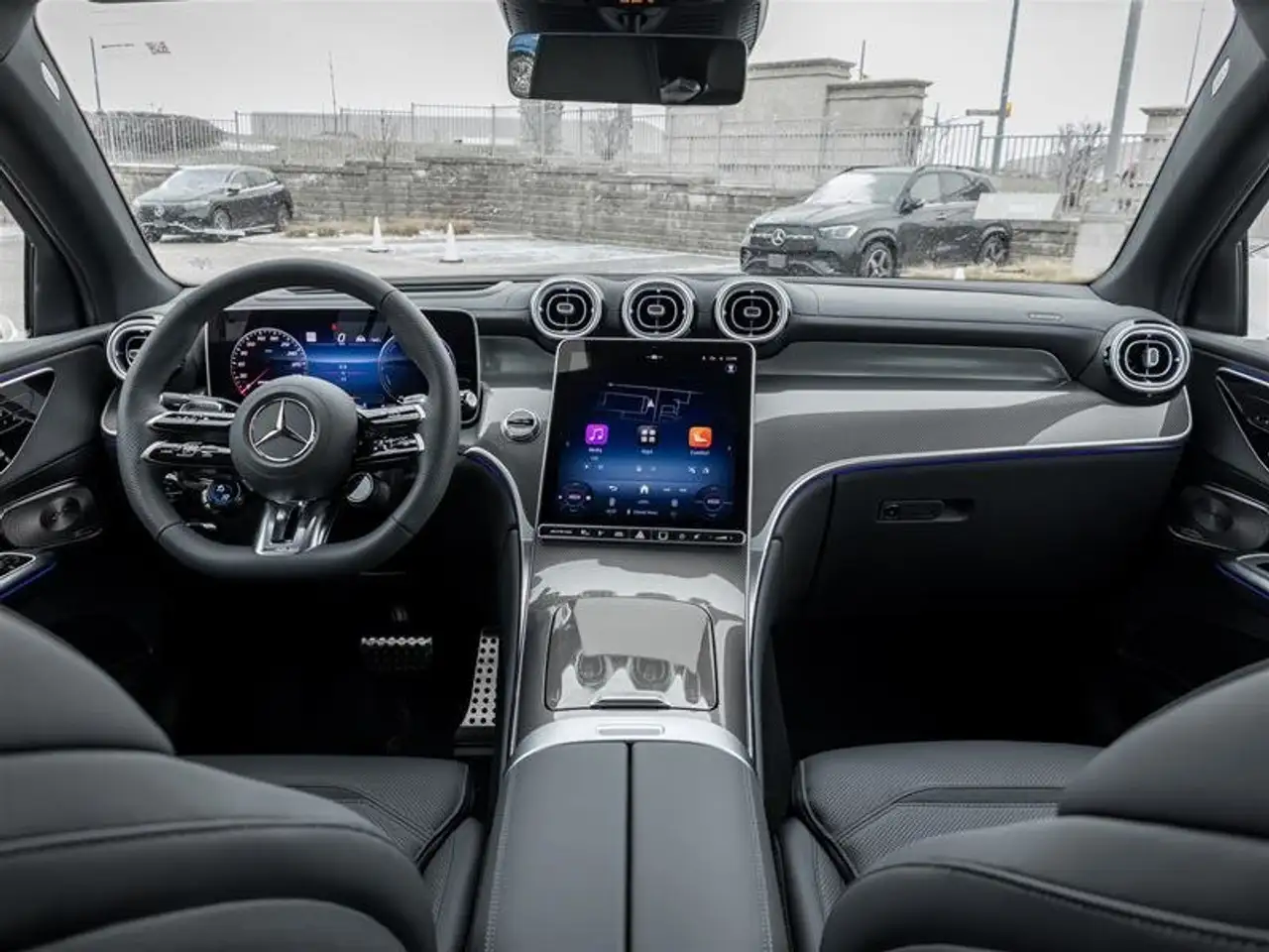 Mercedes-Benz GLC снимка Mercedes-Benz GLC