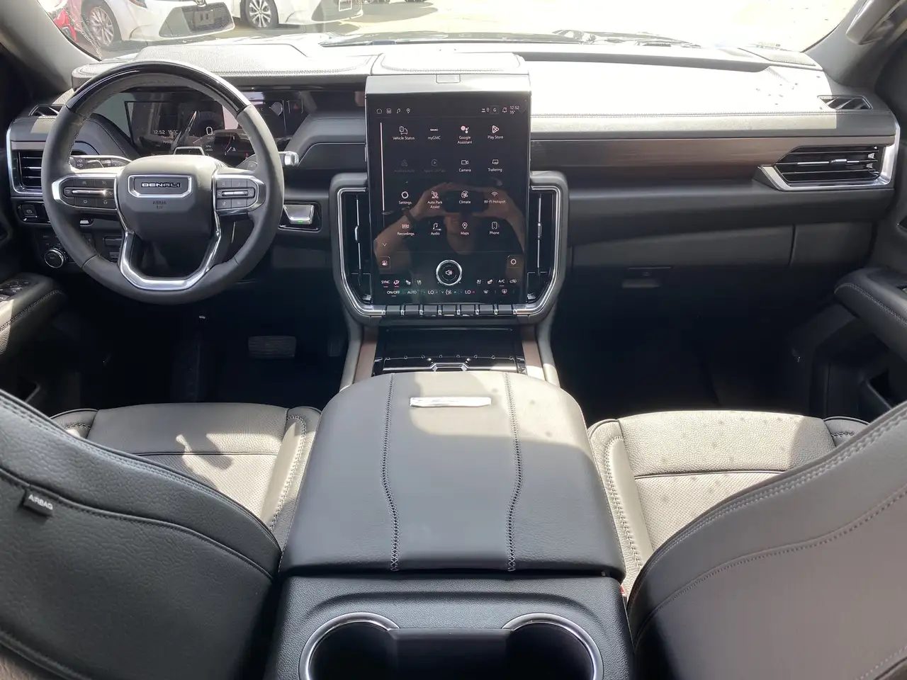 GMC Yukon photo GMC Yukon