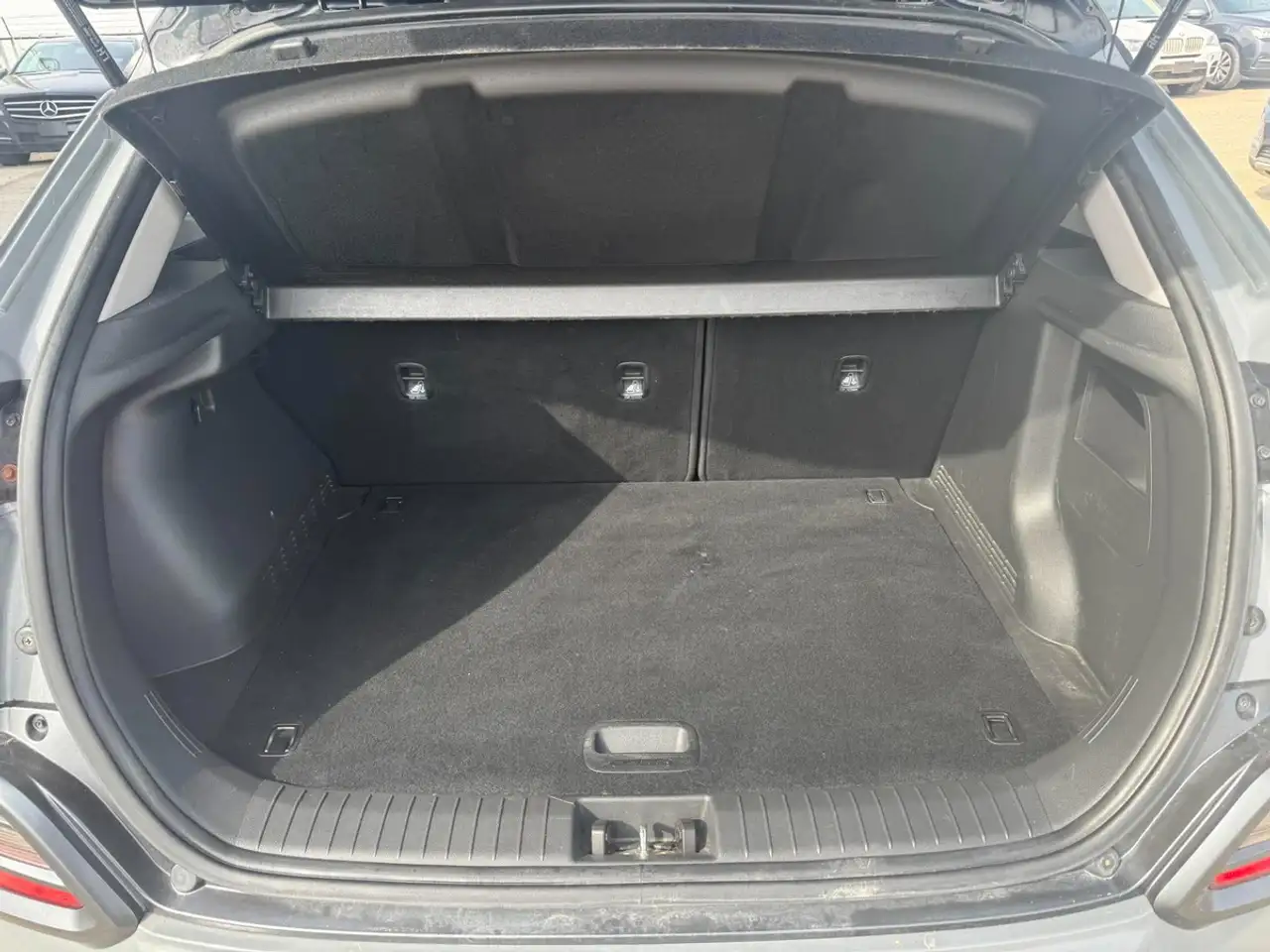 Hyundai KONA снимка Hyundai KONA