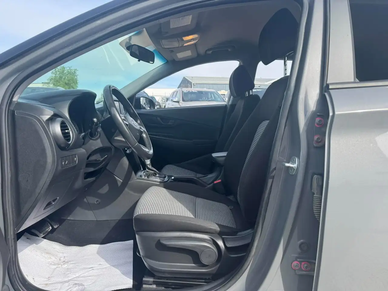 Hyundai KONA снимка Hyundai KONA