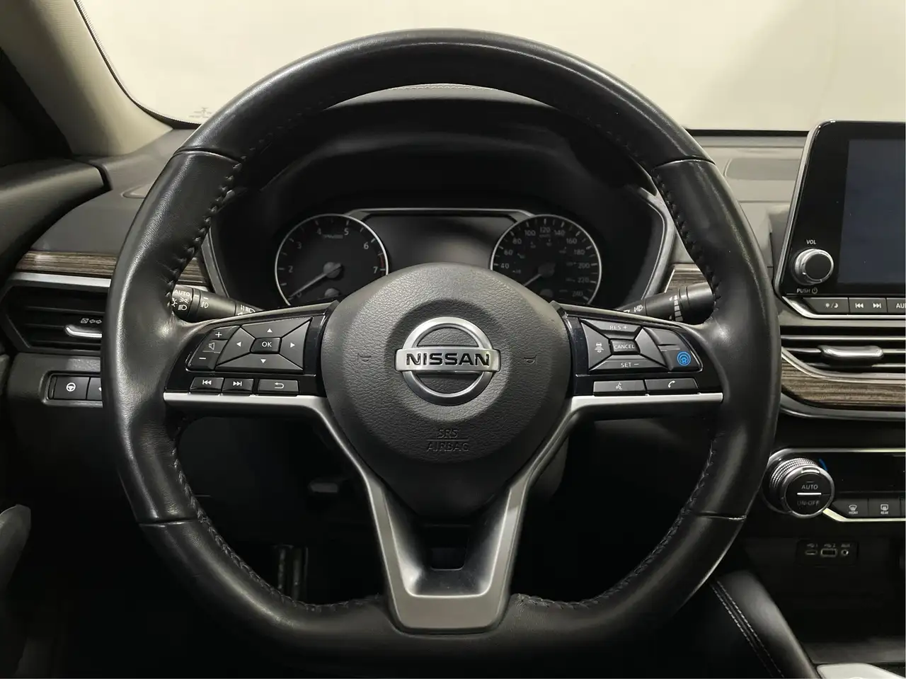 Nissan Altima fotografie Nissan Altima