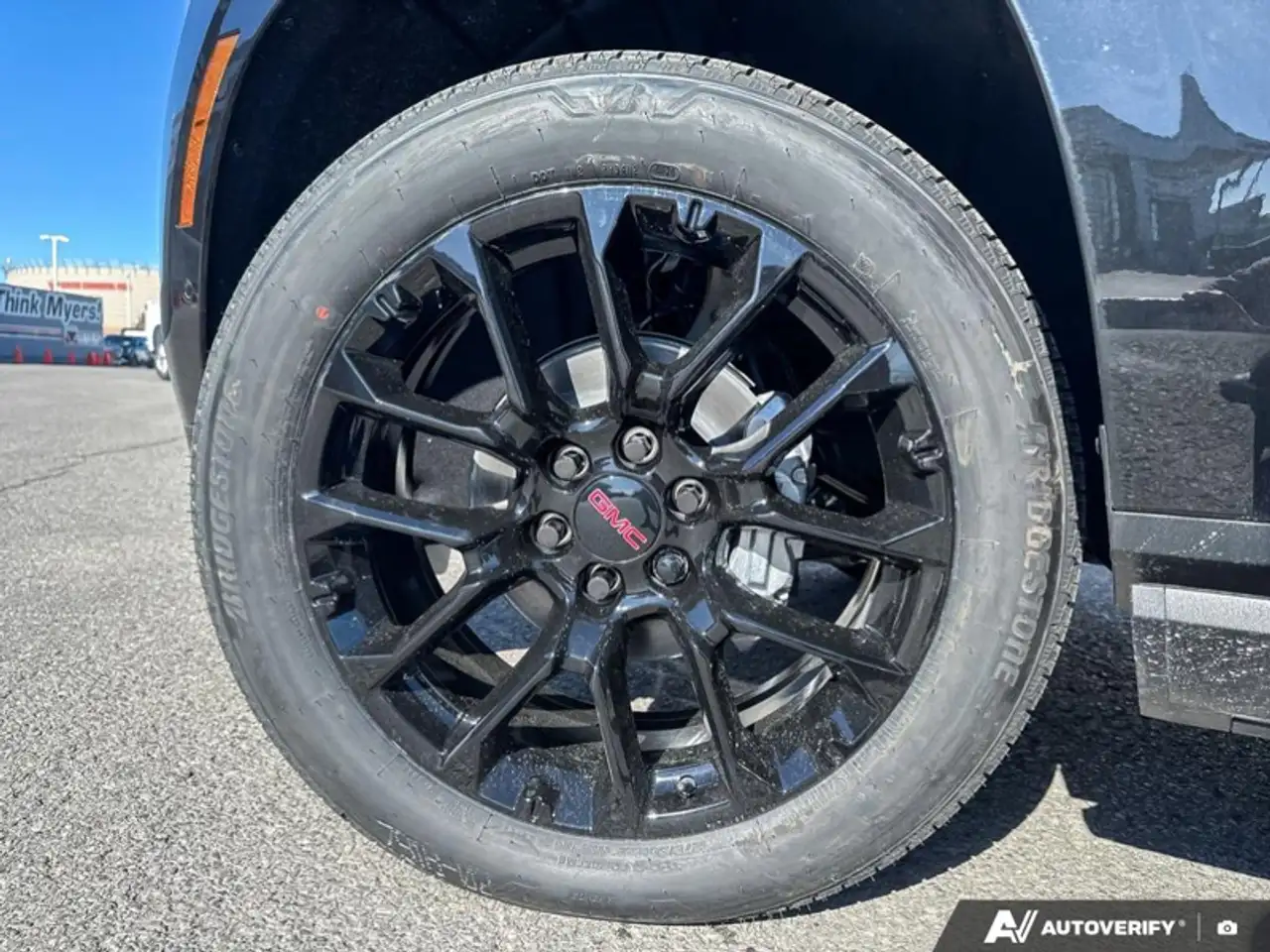 GMC Yukon photo GMC Yukon