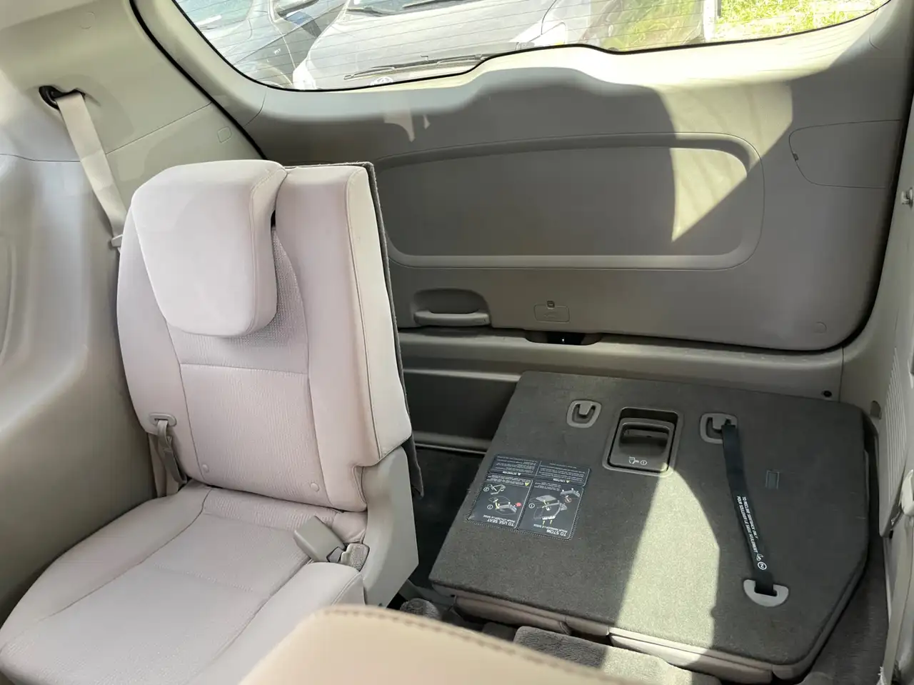Kia Sedona снимка Kia Sedona