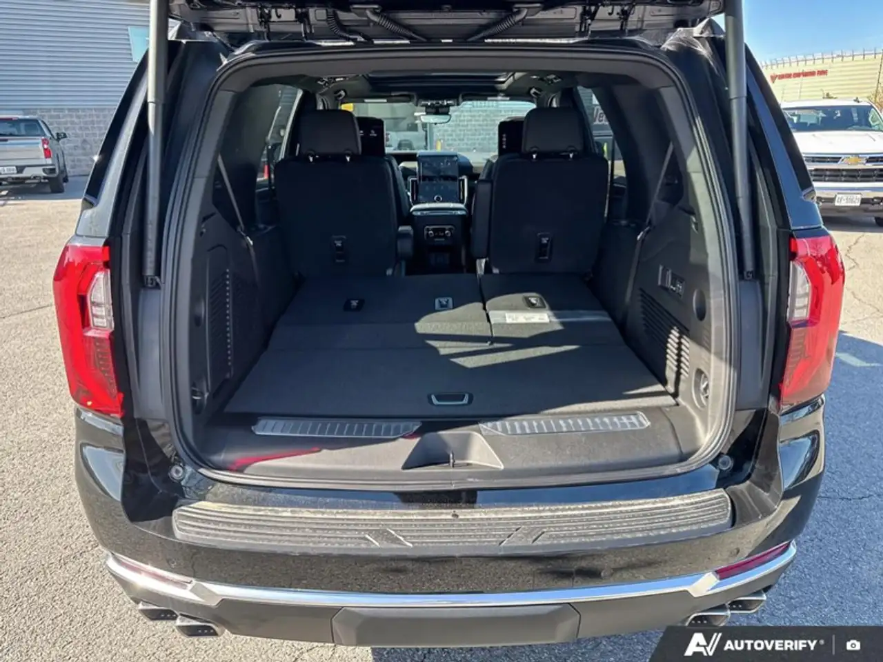 GMC Yukon photo GMC Yukon