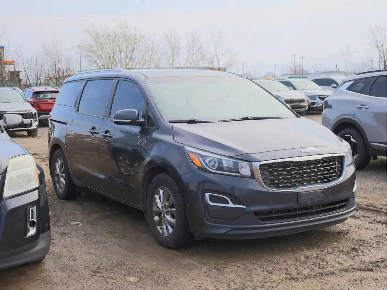 Kia Sedona снимка Kia Sedona