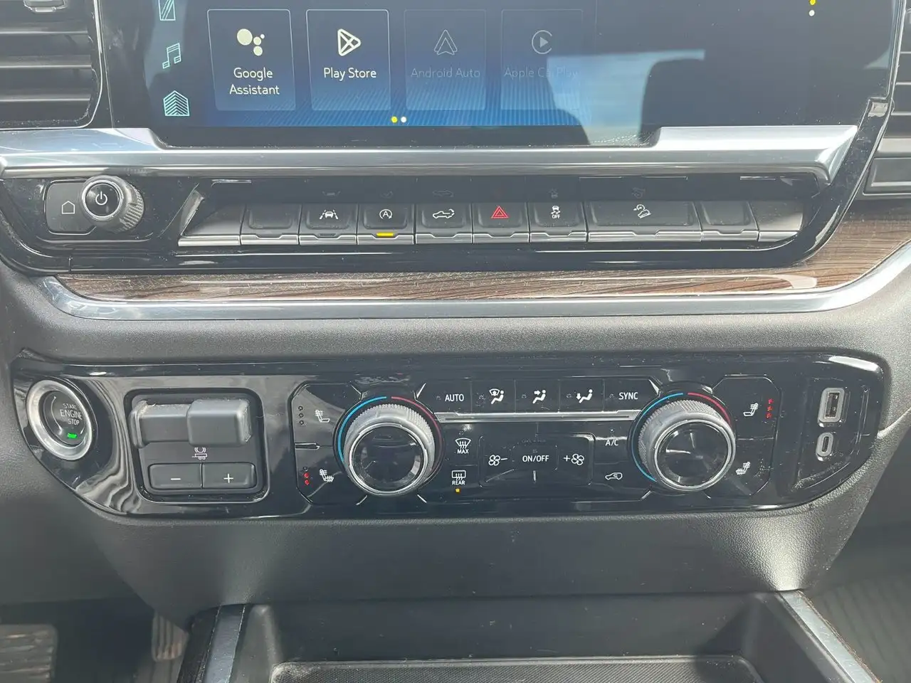 Chevrolet Silverado 1500 снимка Chevrolet Silverado 1500