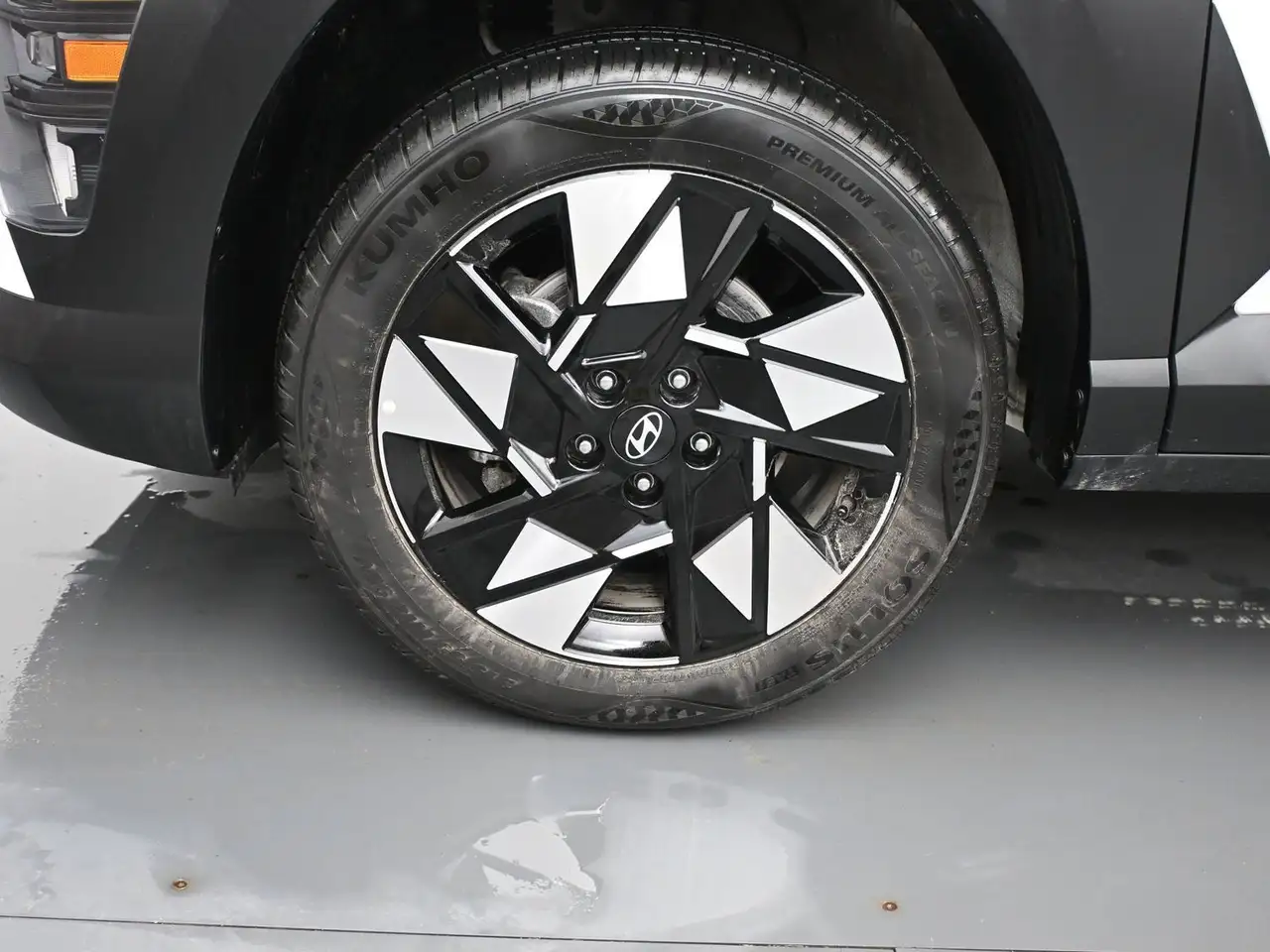 Hyundai KONA снимка Hyundai KONA