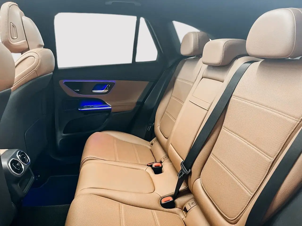 Mercedes-Benz GLC снимка Mercedes-Benz GLC