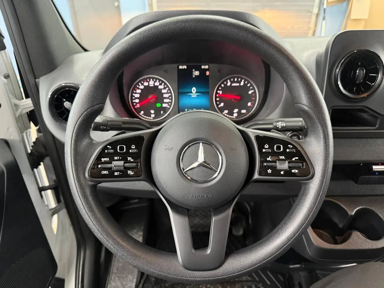 Mercedes-Benz Sprinter снимка Mercedes-Benz Sprinter