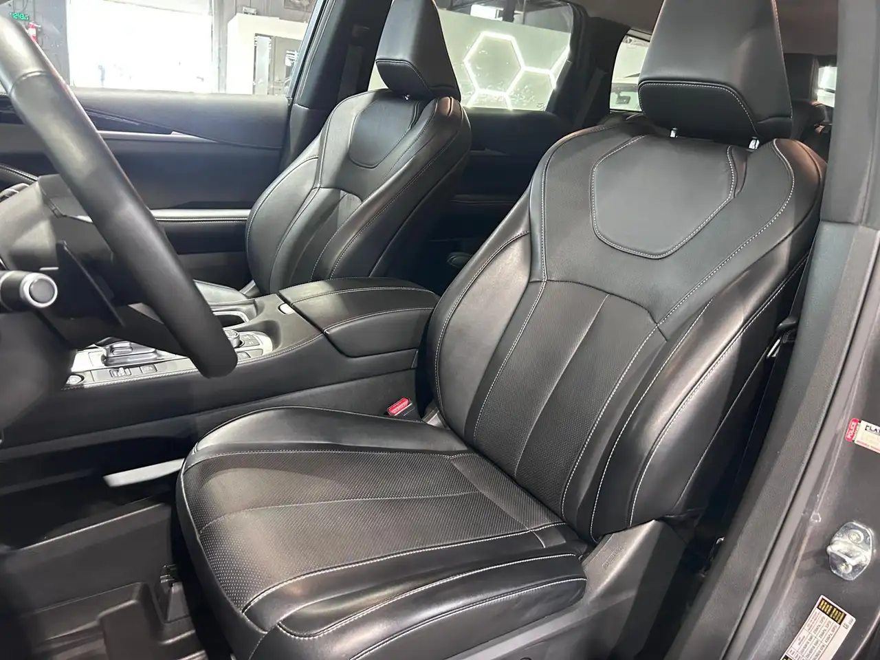 Infiniti QX60 снимка Infiniti QX60