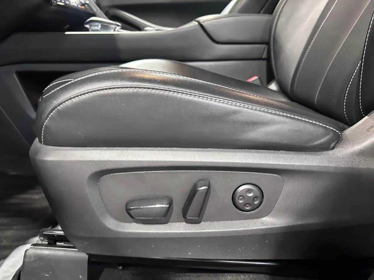 Infiniti QX60 снимка Infiniti QX60