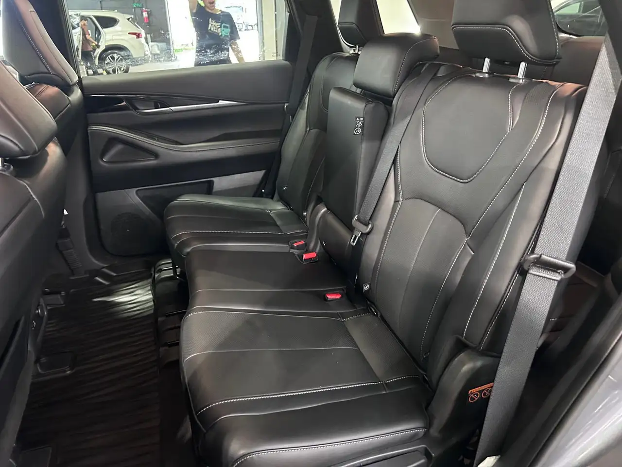 Infiniti QX60 снимка Infiniti QX60