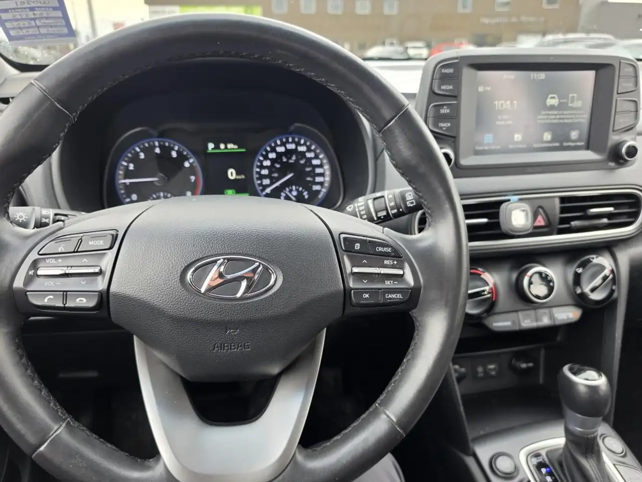 Hyundai KONA снимка Hyundai KONA