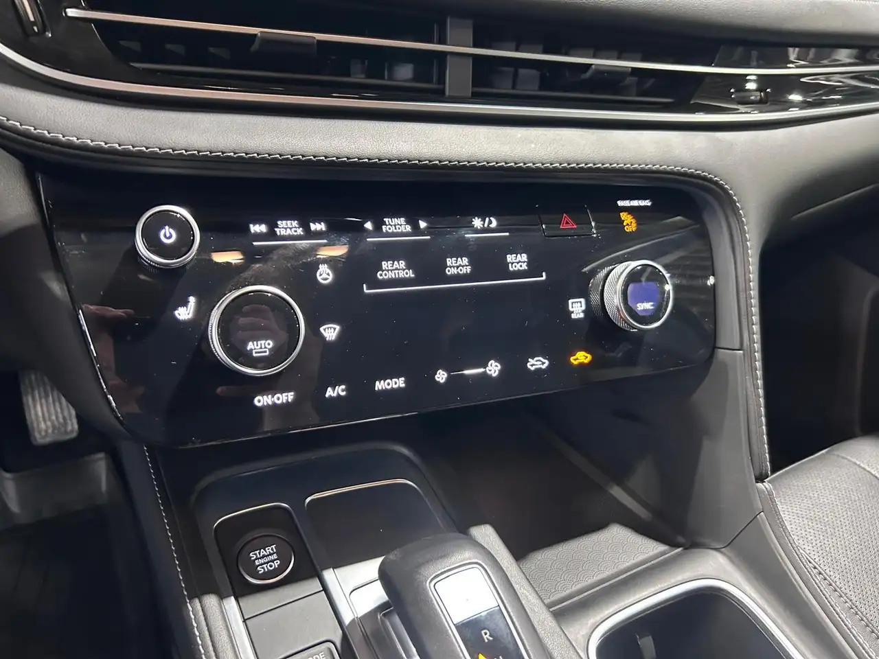 Infiniti QX60 снимка Infiniti QX60