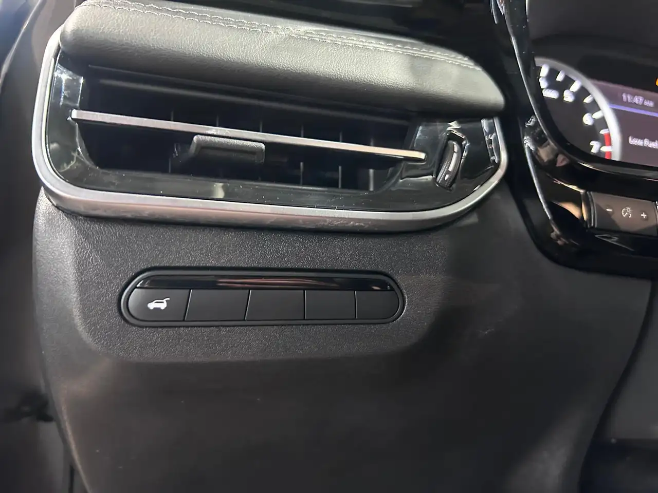 Infiniti QX60 снимка Infiniti QX60