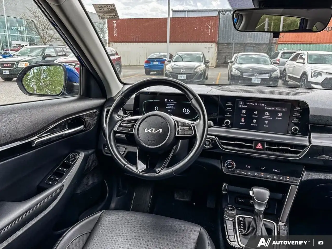 Kia Seltos photo Kia Seltos