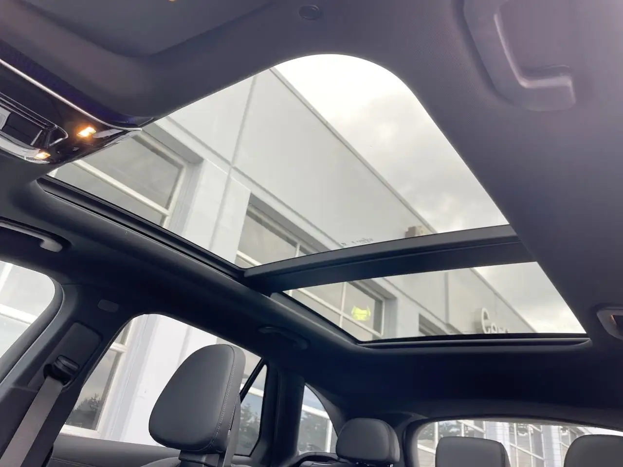 Mercedes-Benz GLC fotografie Mercedes-Benz GLC