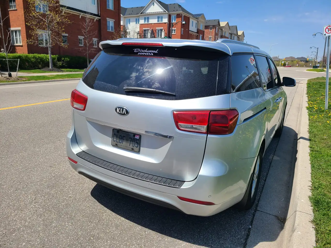 Kia Sedona снимка Kia Sedona