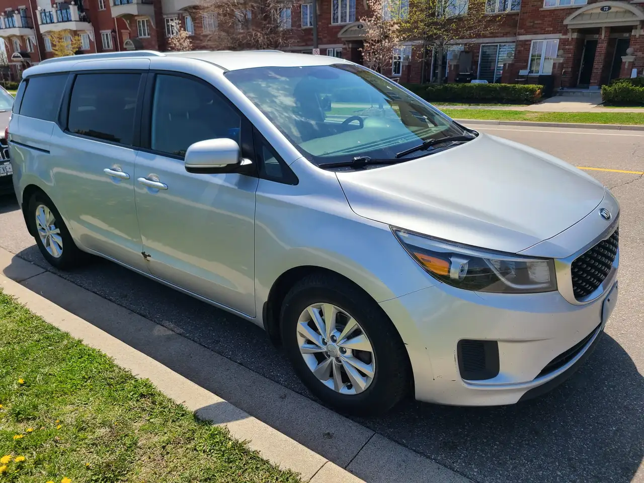 Kia Sedona снимка Kia Sedona