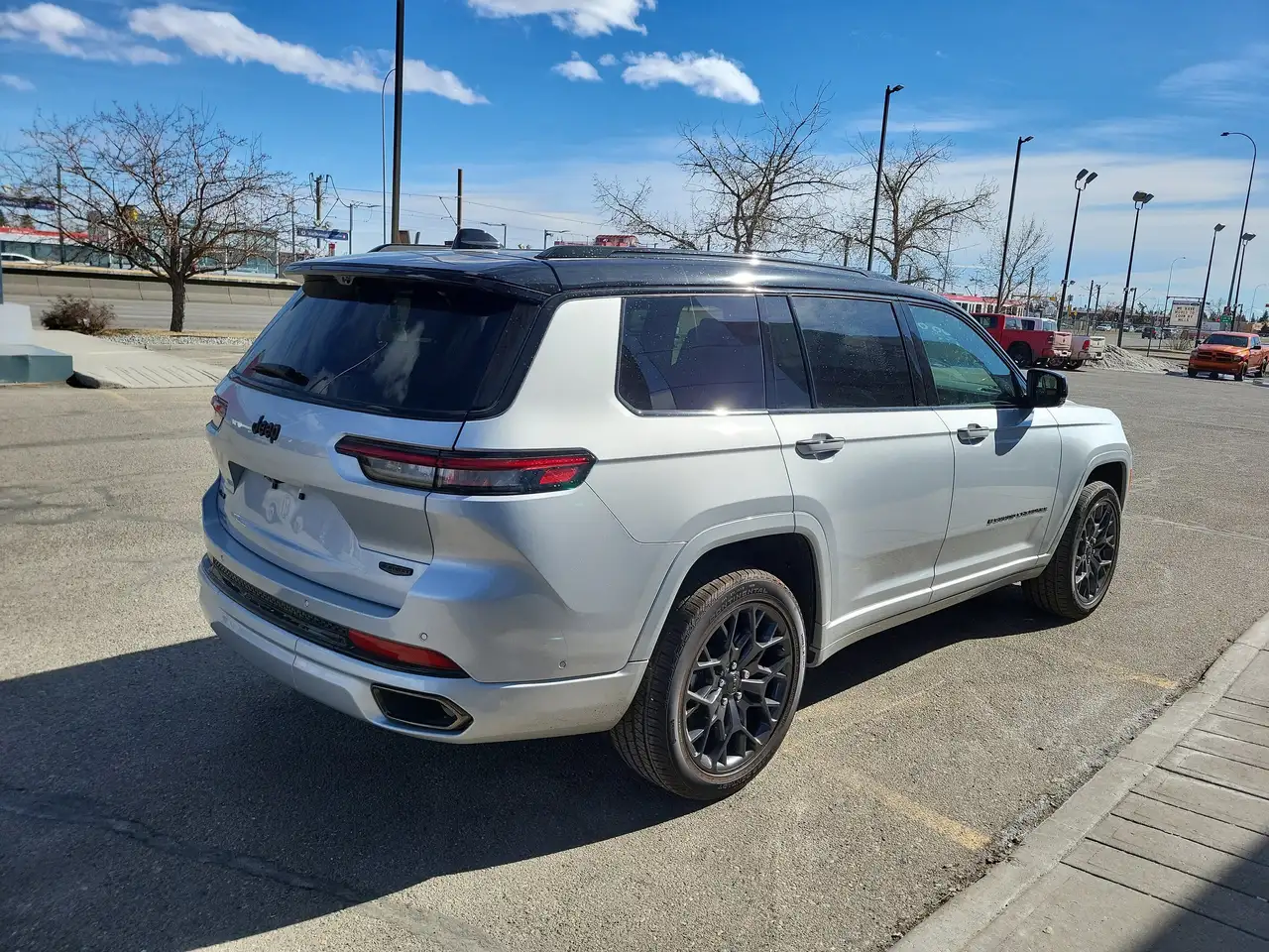 Jeep Grand Cherokee снимка Jeep Grand Cherokee