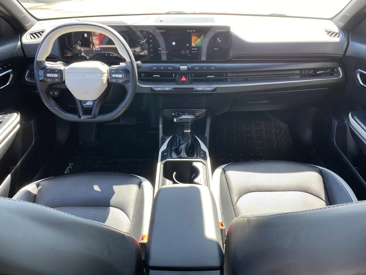 Kia K4 снимка Kia K4