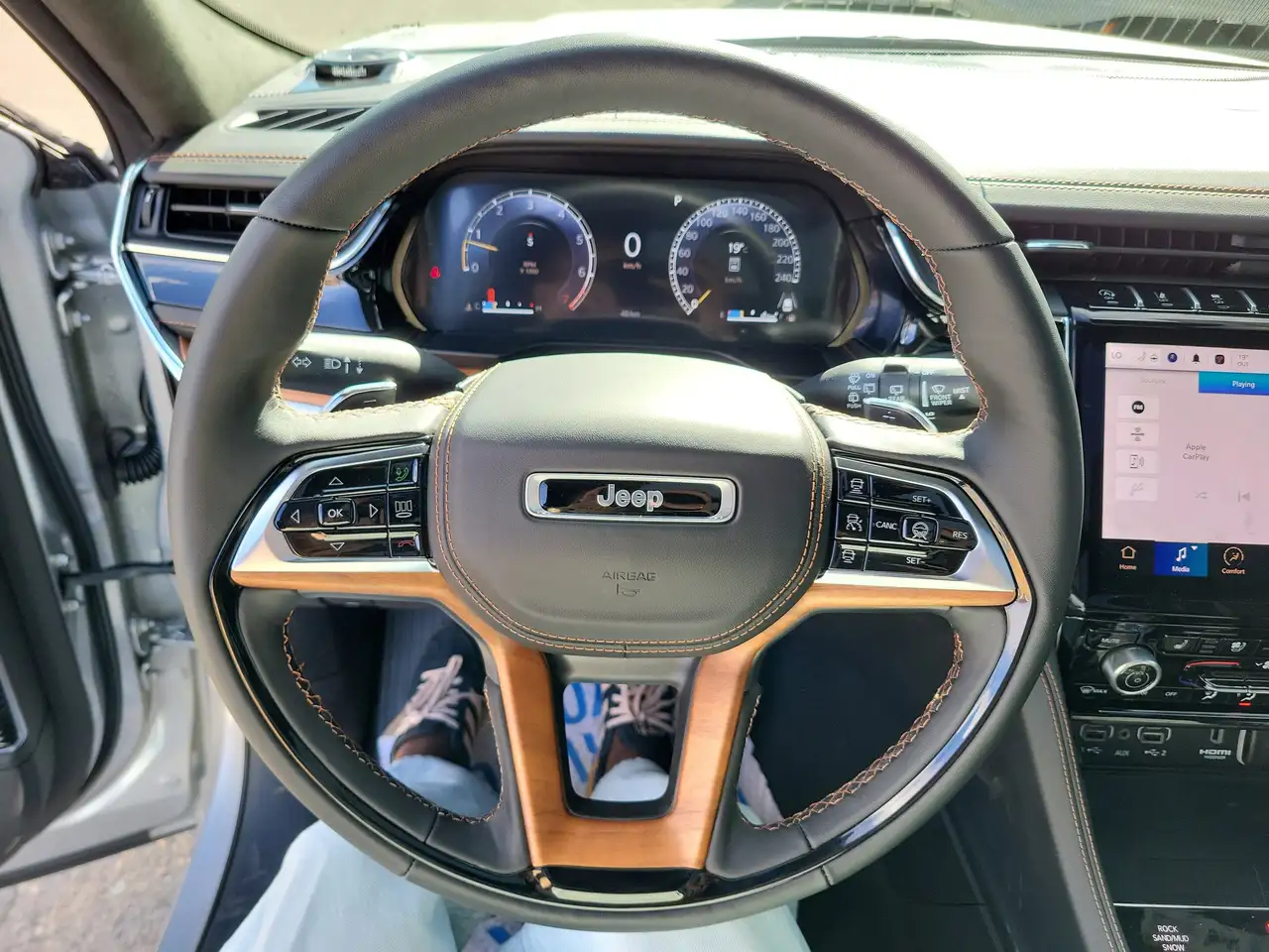 Jeep Grand Cherokee снимка Jeep Grand Cherokee
