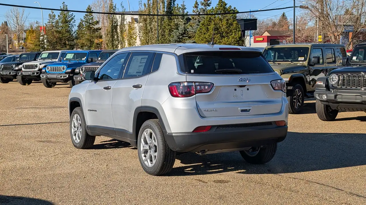 Jeep Compass photo Jeep Compass