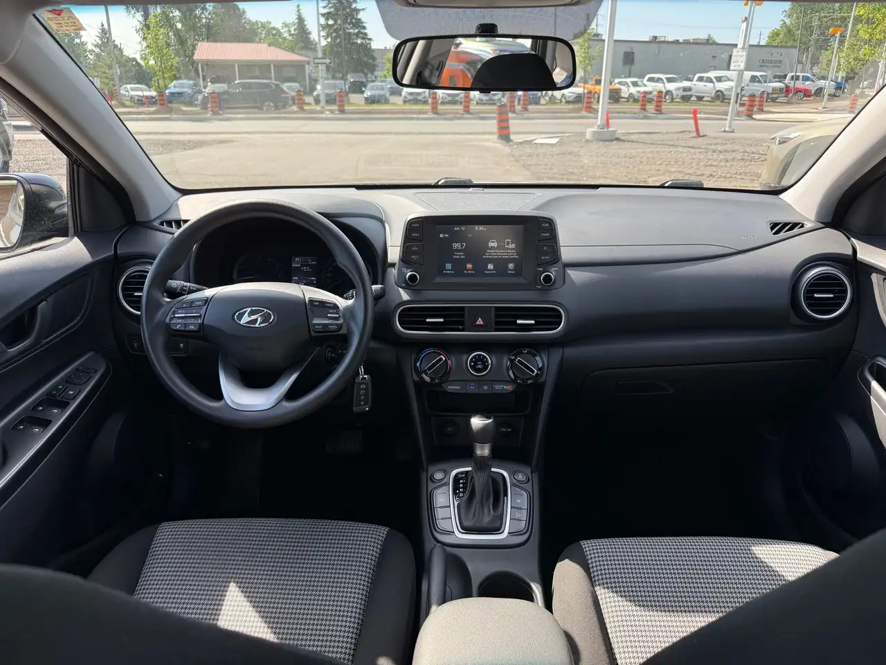 Hyundai KONA photo Hyundai KONA