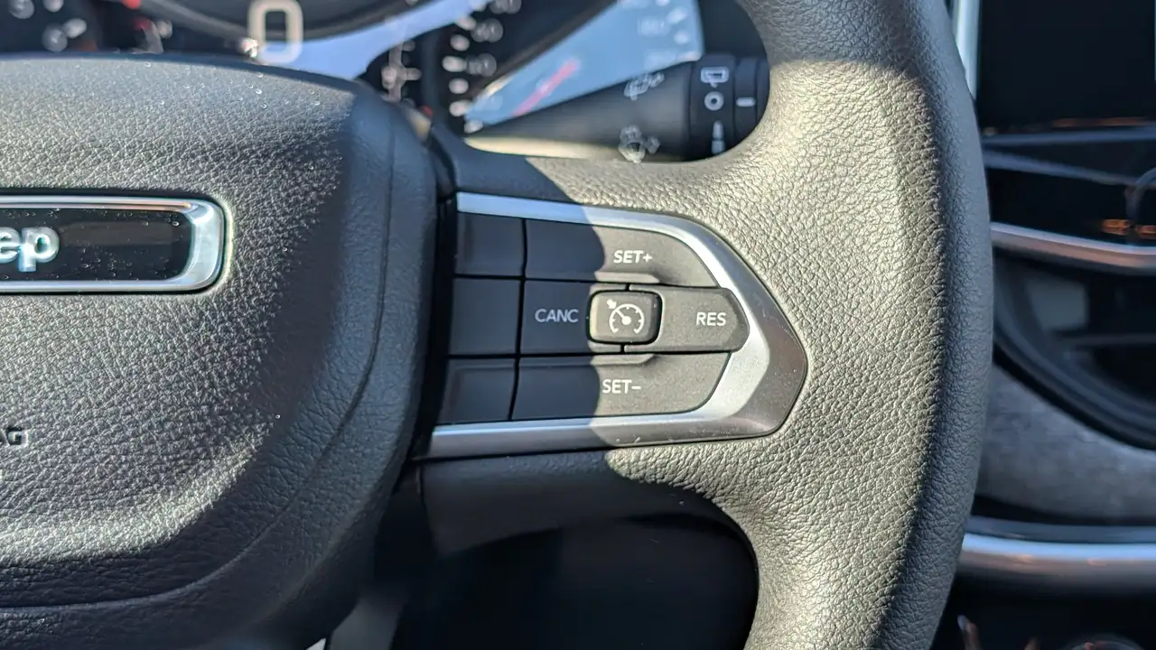 Jeep Compass photo Jeep Compass