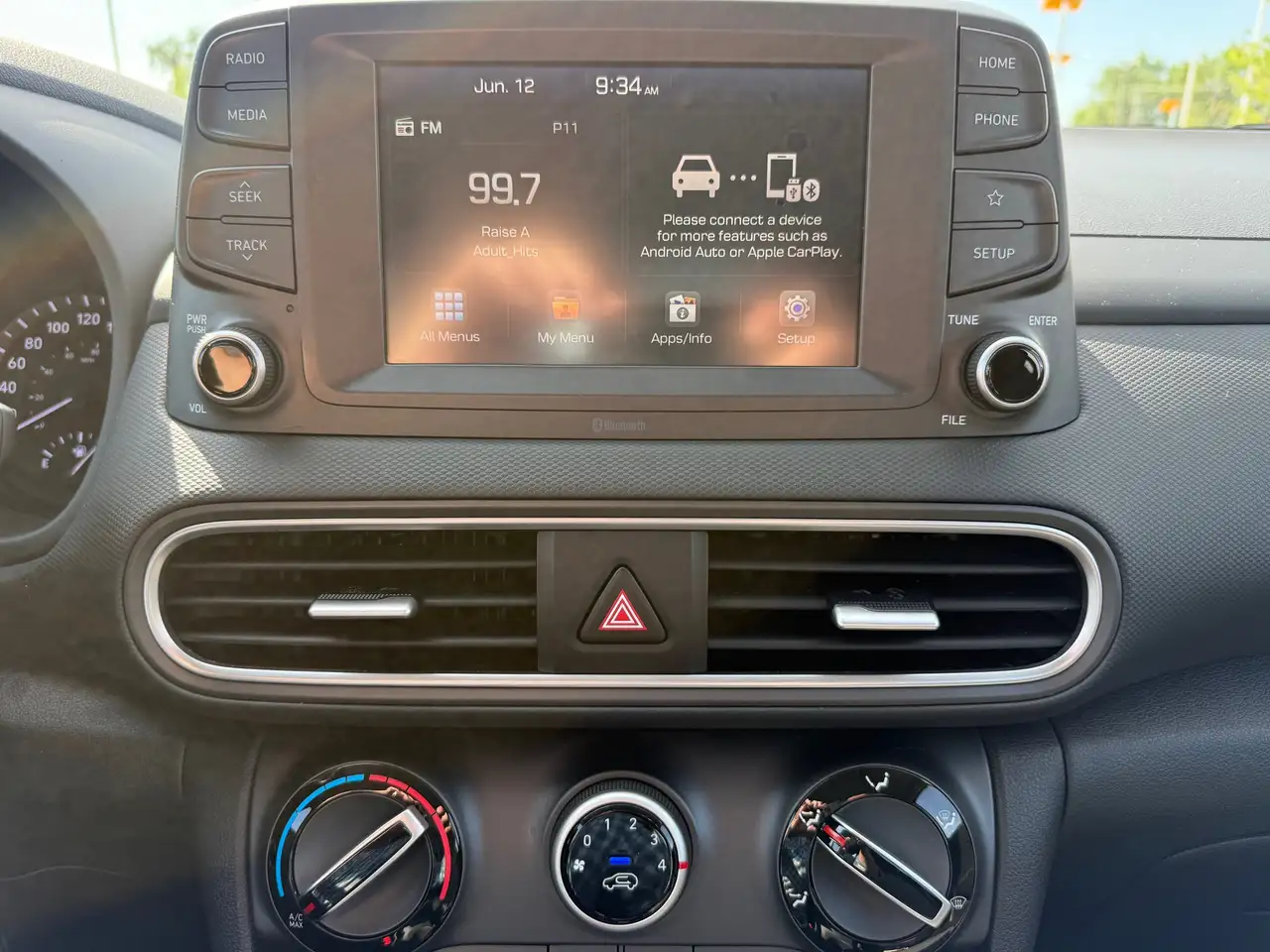 Hyundai KONA photo Hyundai KONA
