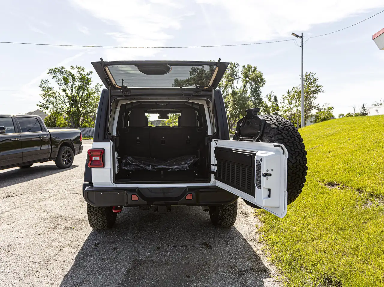 Jeep Wrangler photo Jeep Wrangler