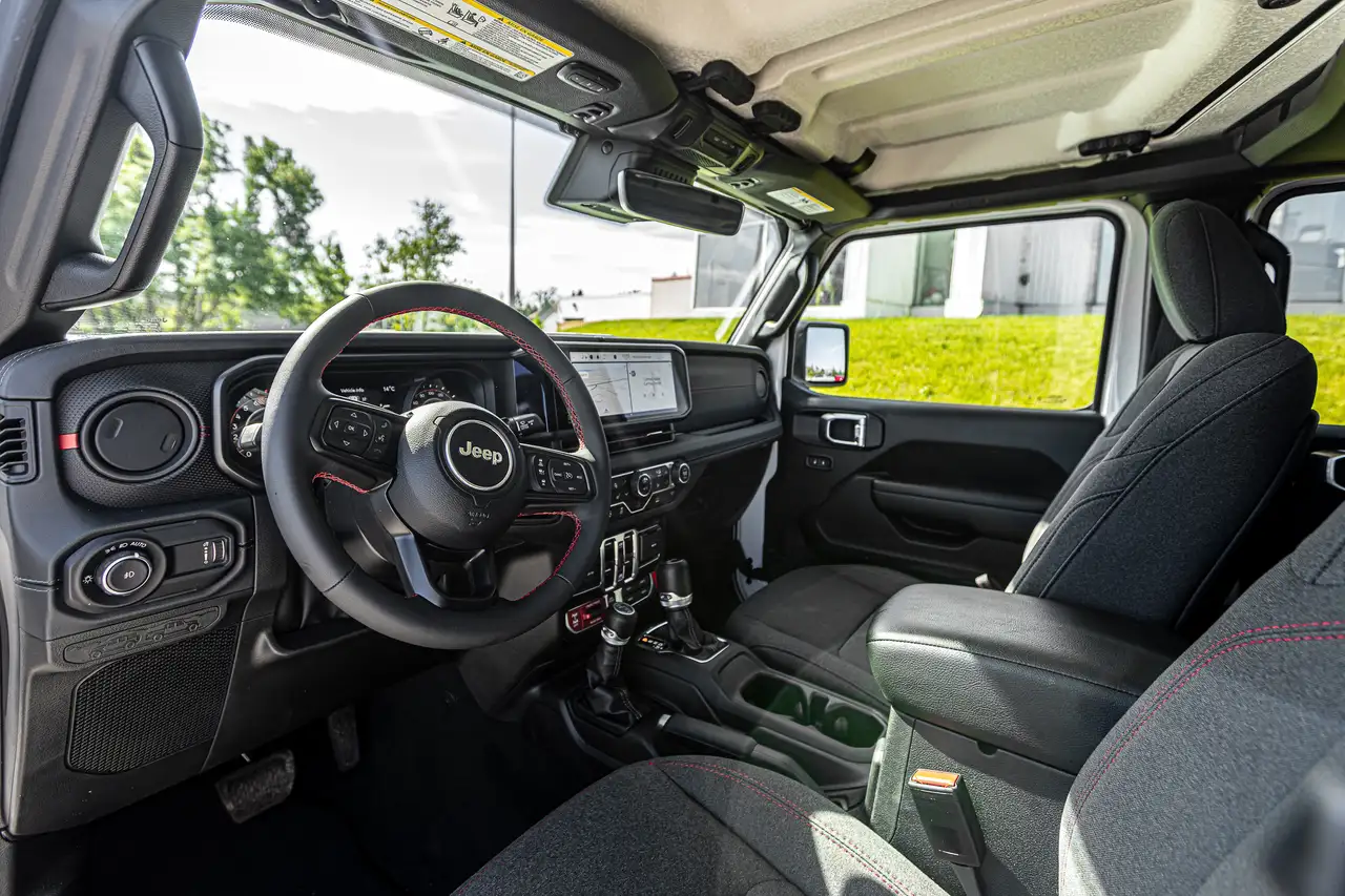 Jeep Wrangler photo Jeep Wrangler