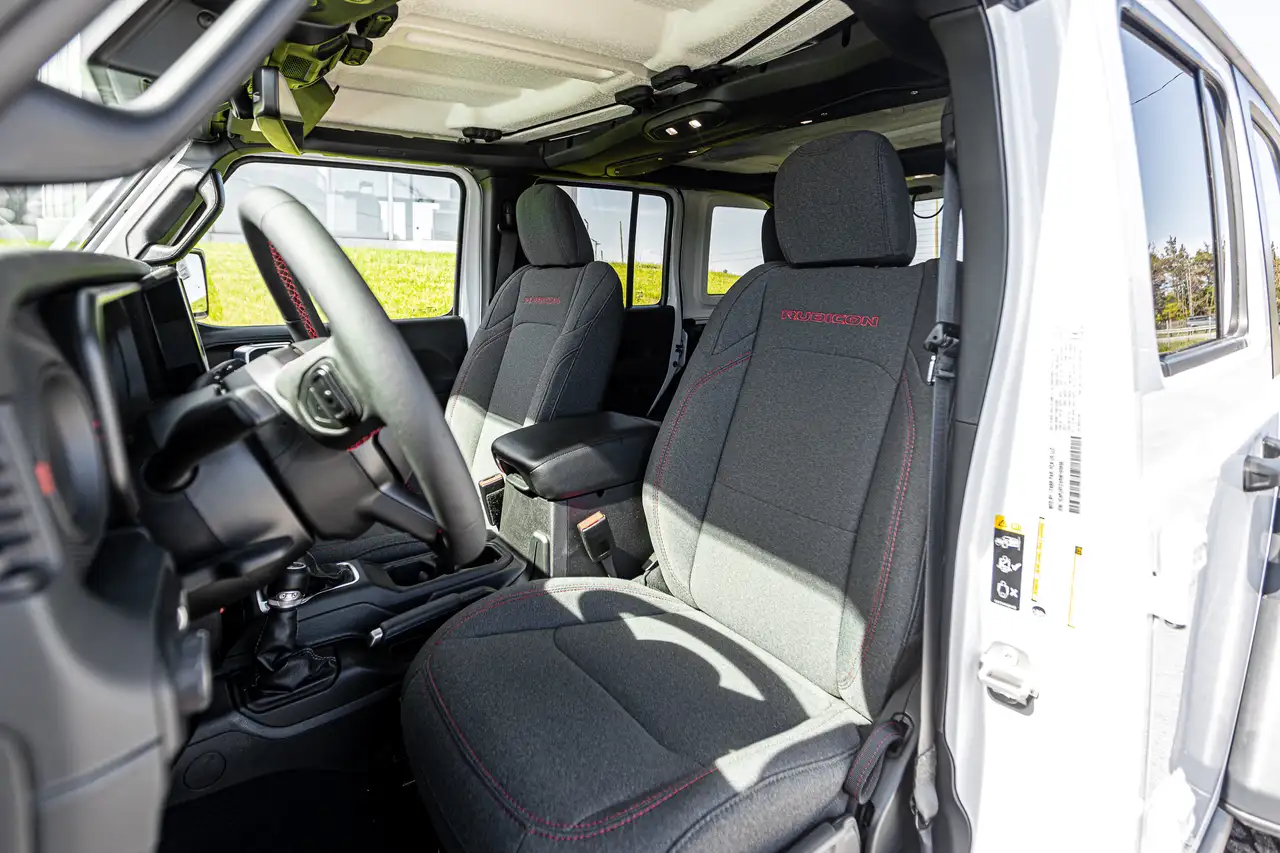 Jeep Wrangler photo Jeep Wrangler