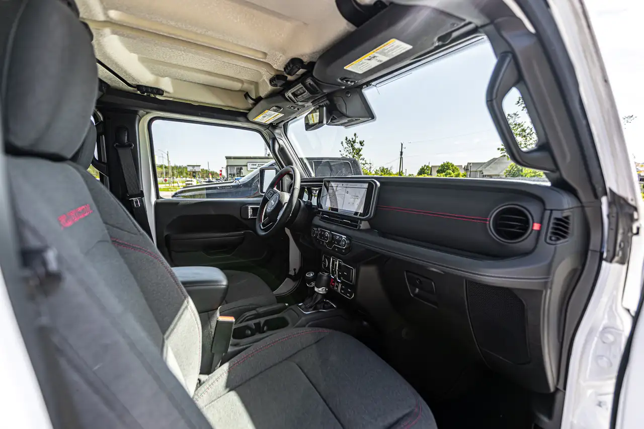 Jeep Wrangler photo Jeep Wrangler