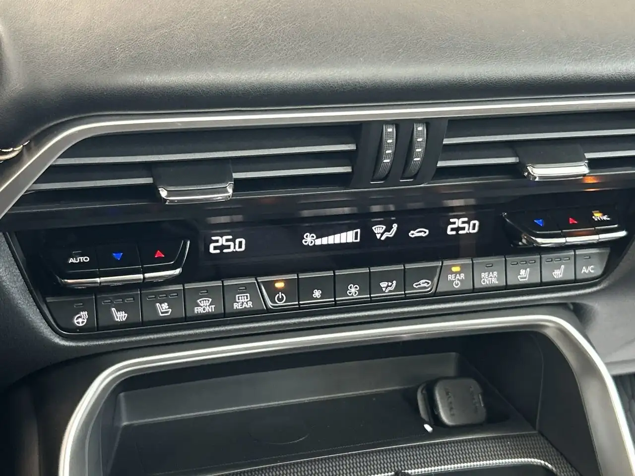 Mazda CX-90 PHEV photo Mazda CX-90 PHEV