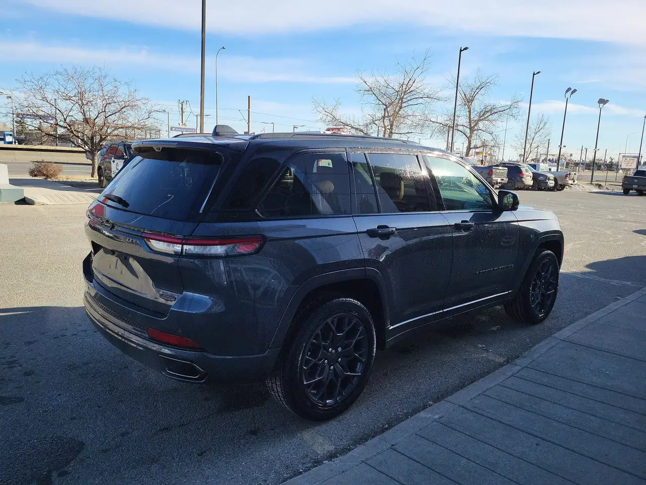 Jeep Grand Cherokee снимка Jeep Grand Cherokee