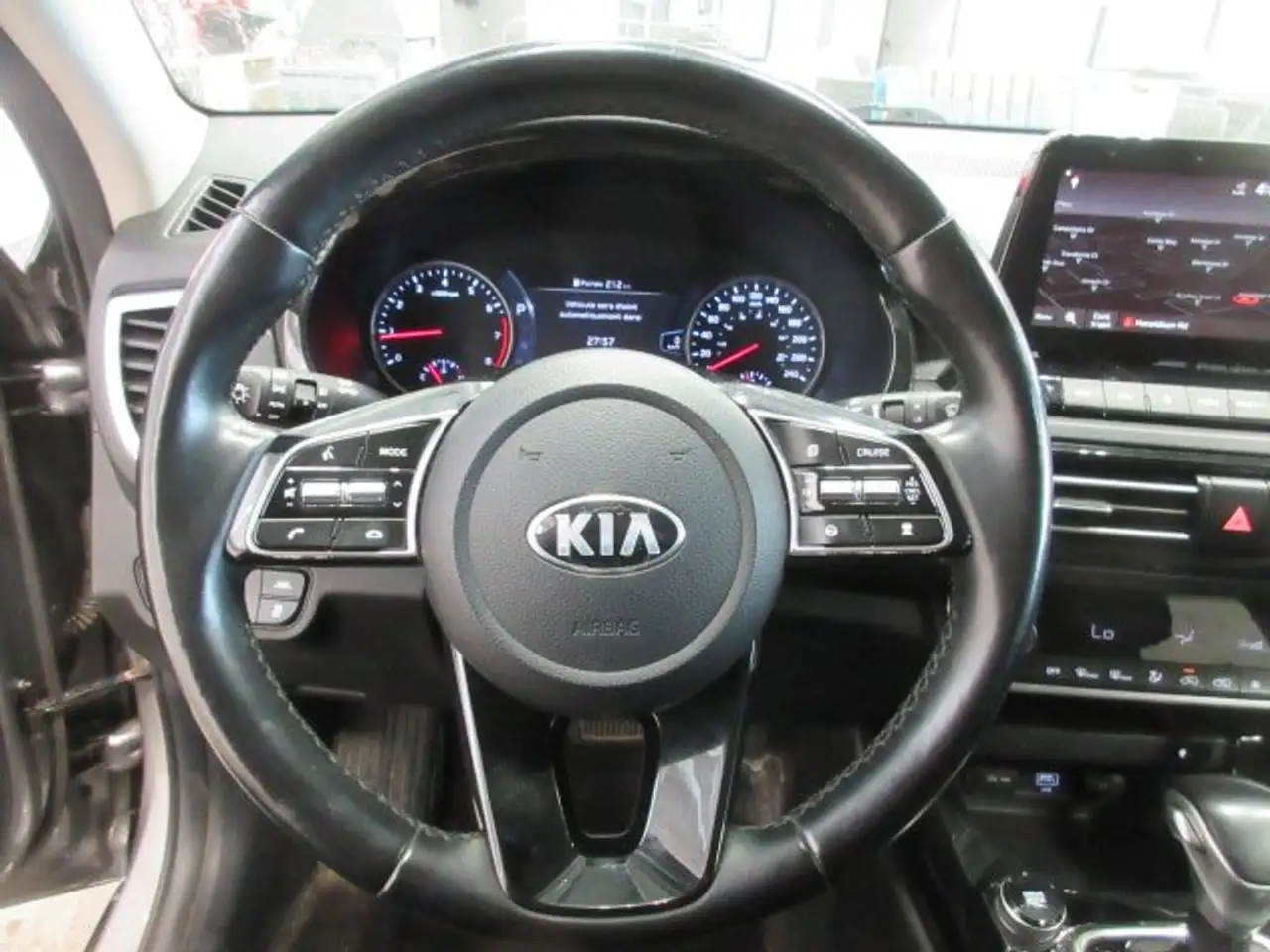 Kia Seltos photo Kia Seltos