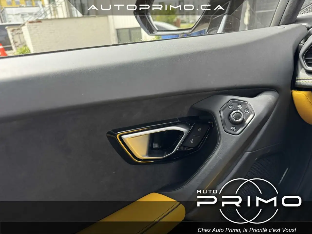 Lamborghini Huracán photo Lamborghini Huracán