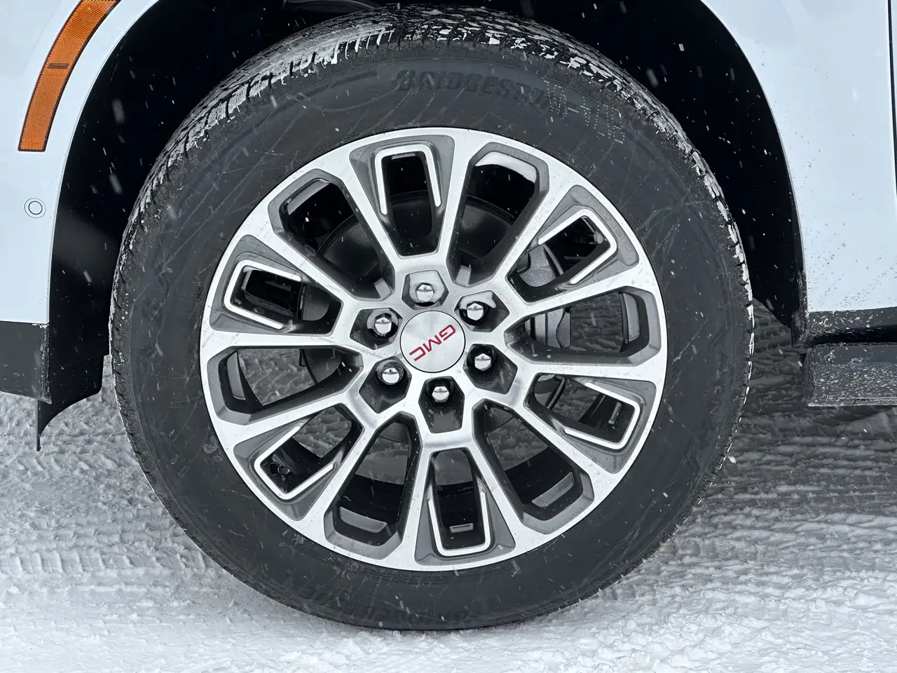 GMC Yukon photo GMC Yukon