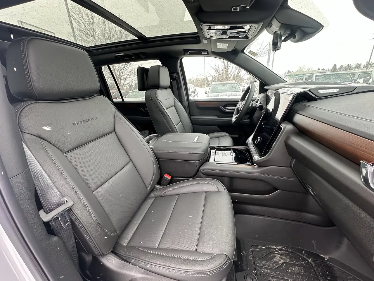 GMC Yukon photo GMC Yukon
