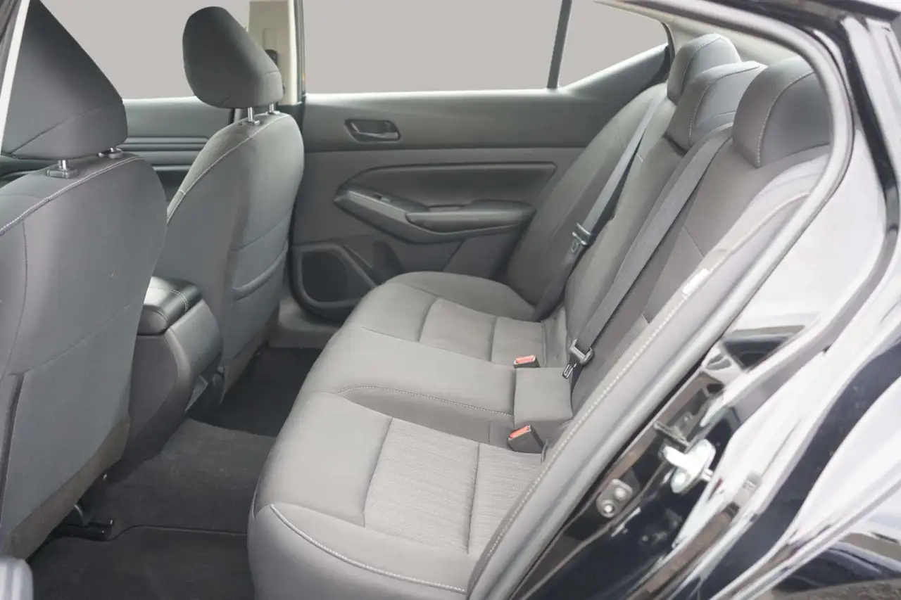 Nissan Altima снимка Nissan Altima