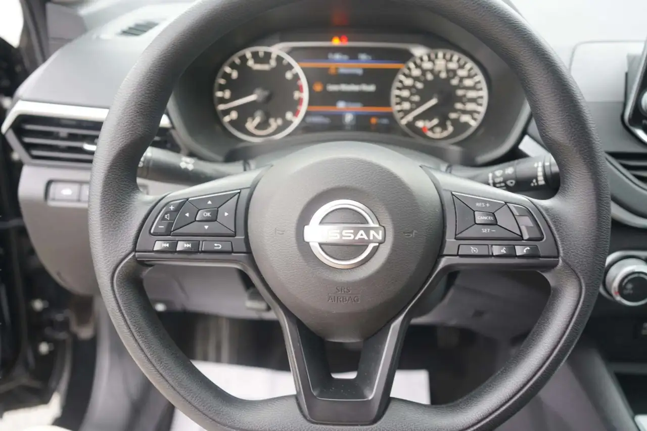 Nissan Altima снимка Nissan Altima