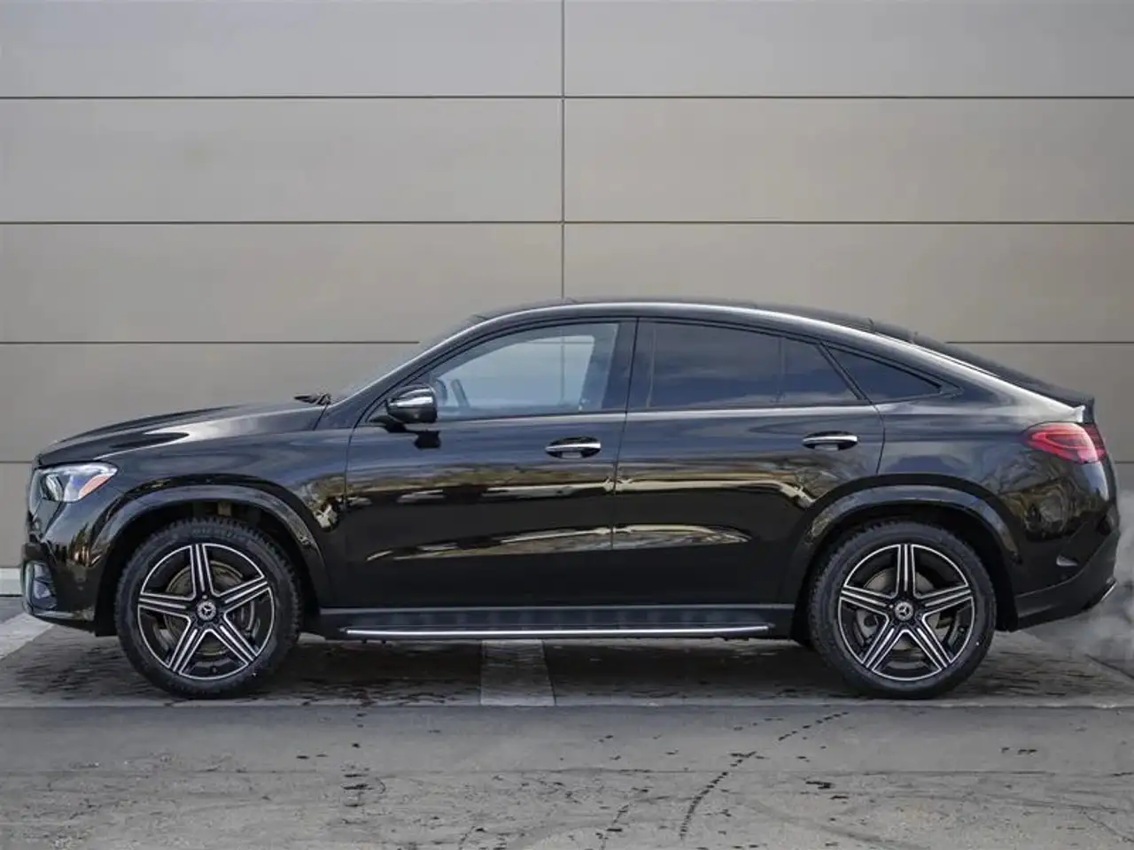 Mercedes-Benz GLE снимка Mercedes-Benz GLE