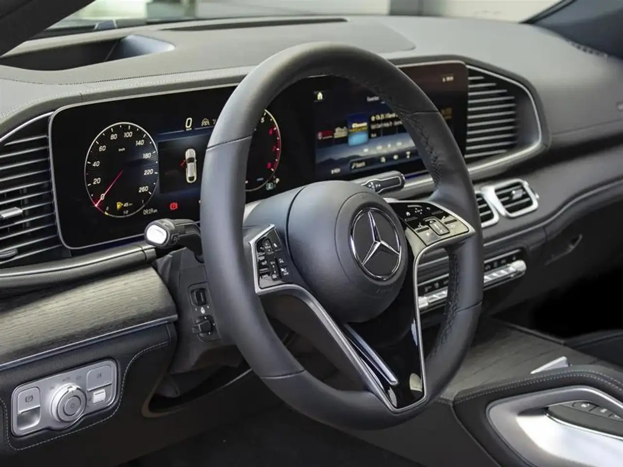 Mercedes-Benz GLE снимка Mercedes-Benz GLE