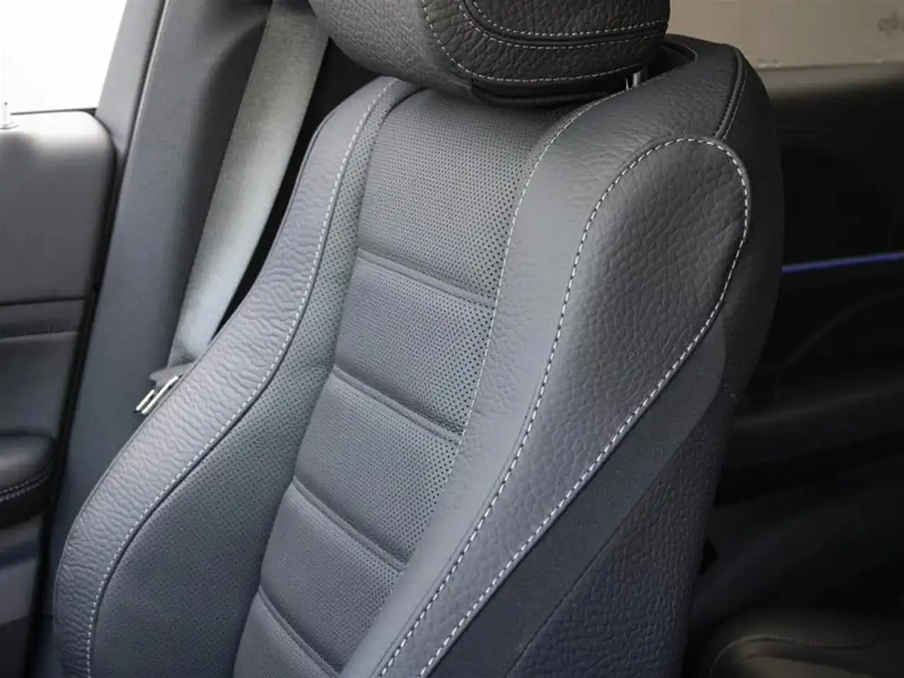 Mercedes-Benz GLE снимка Mercedes-Benz GLE