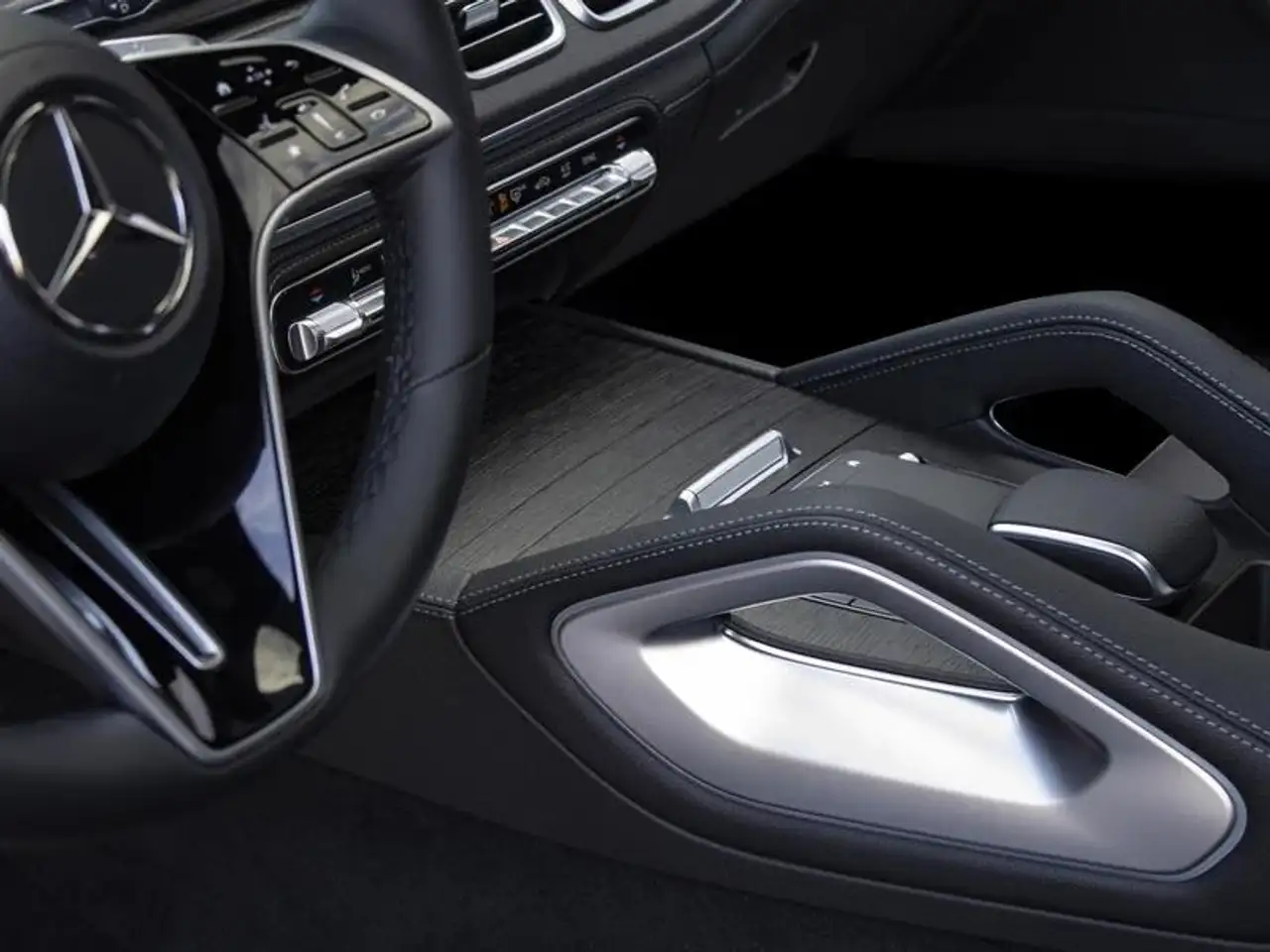 Mercedes-Benz GLE снимка Mercedes-Benz GLE