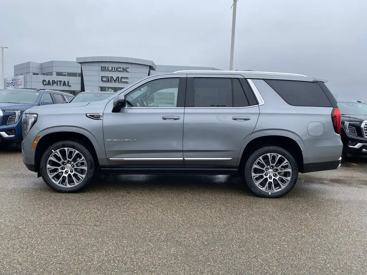 GMC Yukon снимка GMC Yukon