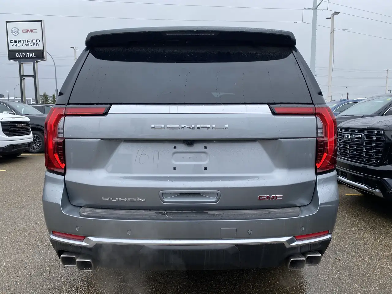 GMC Yukon снимка GMC Yukon