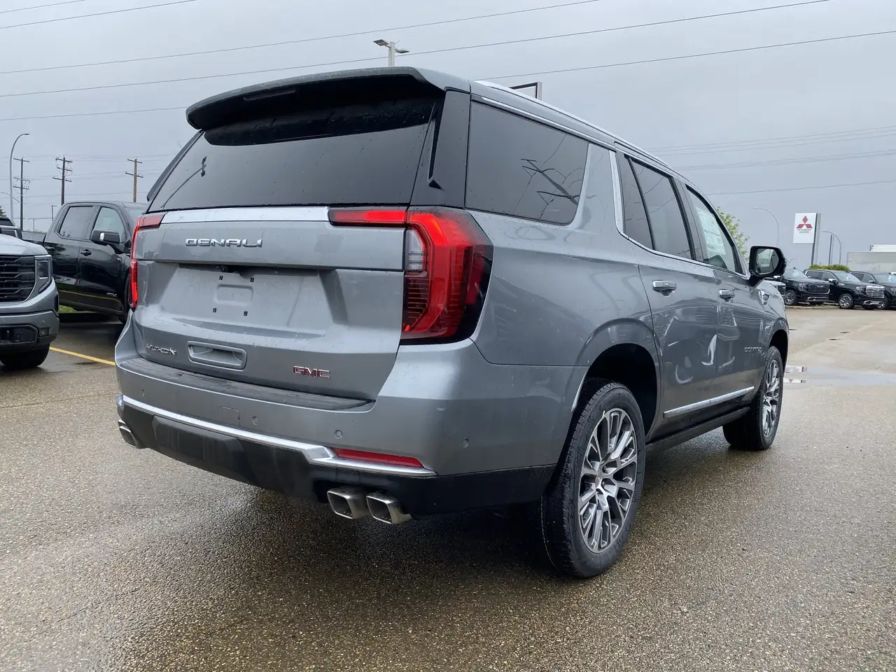 GMC Yukon снимка GMC Yukon