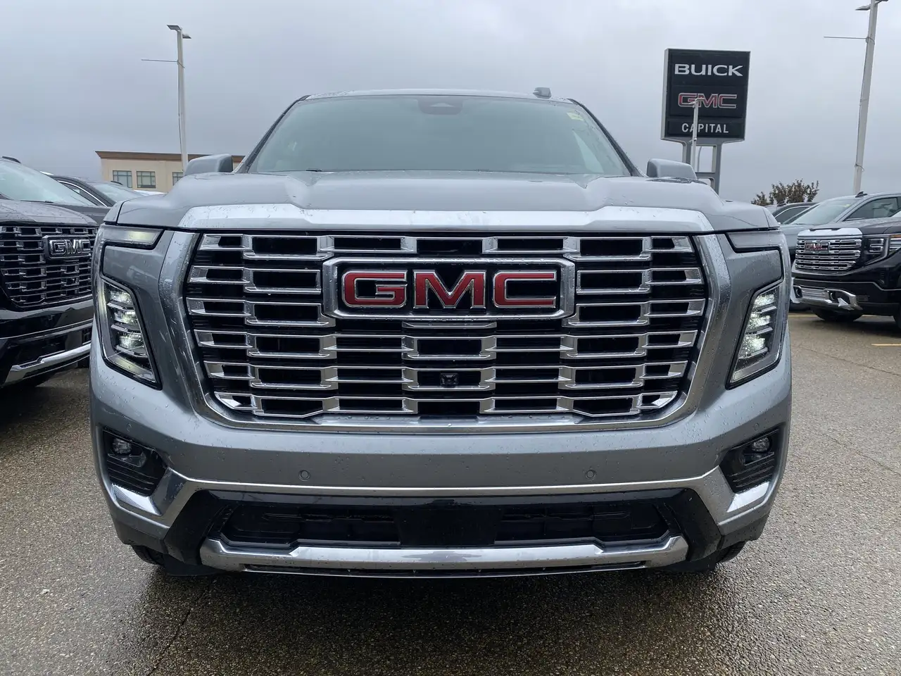 GMC Yukon снимка GMC Yukon